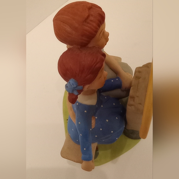 Danbury Mint - Norman Rockwell "Young Love" Figurine Collectible - Picture 5 of 10